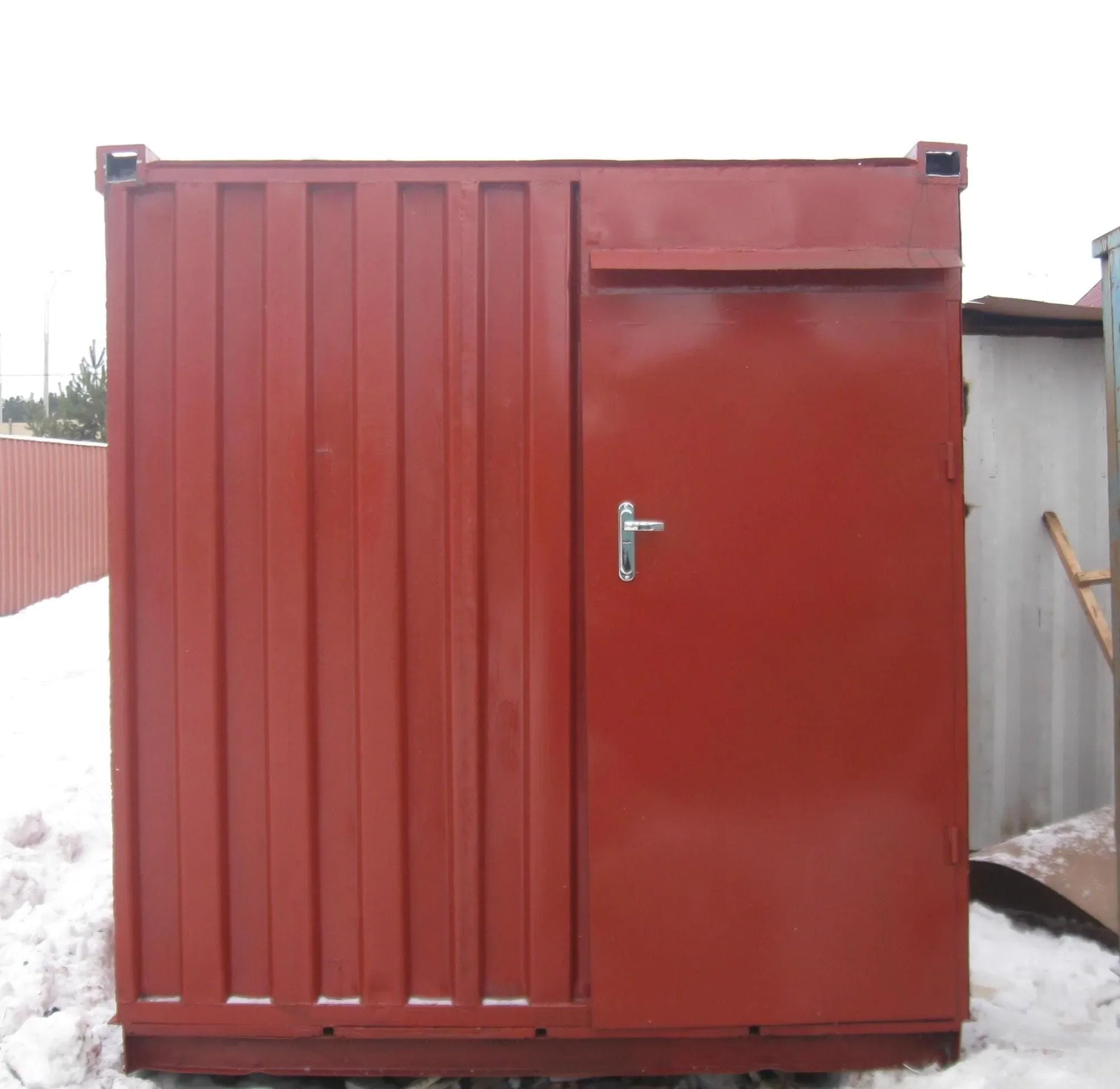 Красная бытовка с тамбуром – идеальный выбор для вашего проекта!. 1